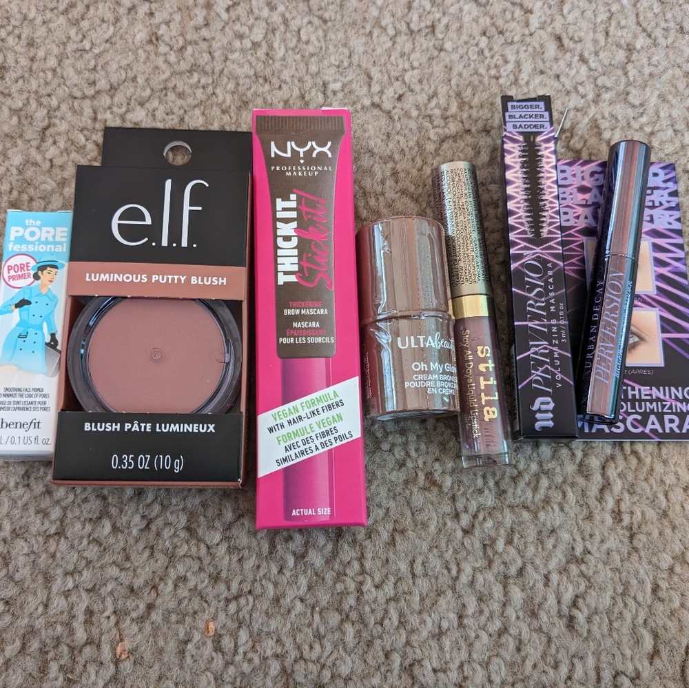 Makeup 💄 sample bundle - Picture 2 of 4